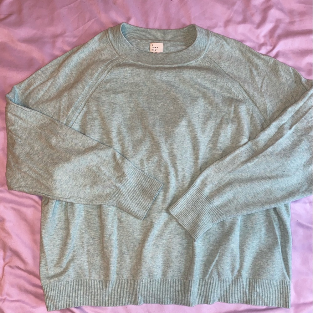 Women’s pullover sweater